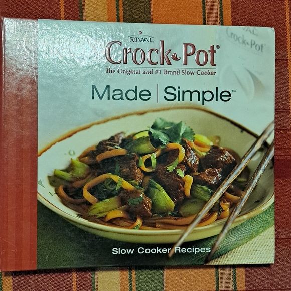Bundle of Two Crockpot Recipe books. - Picture 6 of 12